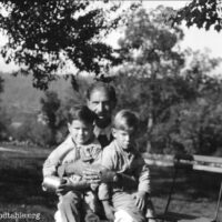 Franklin P. Adams with his sons, Anthony and Tim. (FPA Collection).